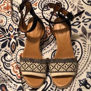 😍 J. Crew ‼️ Cream and Black Wedges Sz 9 ❗️BNWOB